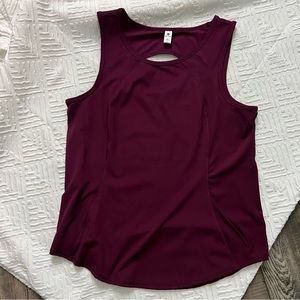 Activewear/yoga top, 90degrees Burgundy. Open upper bk. Perfect for fall,Size S.